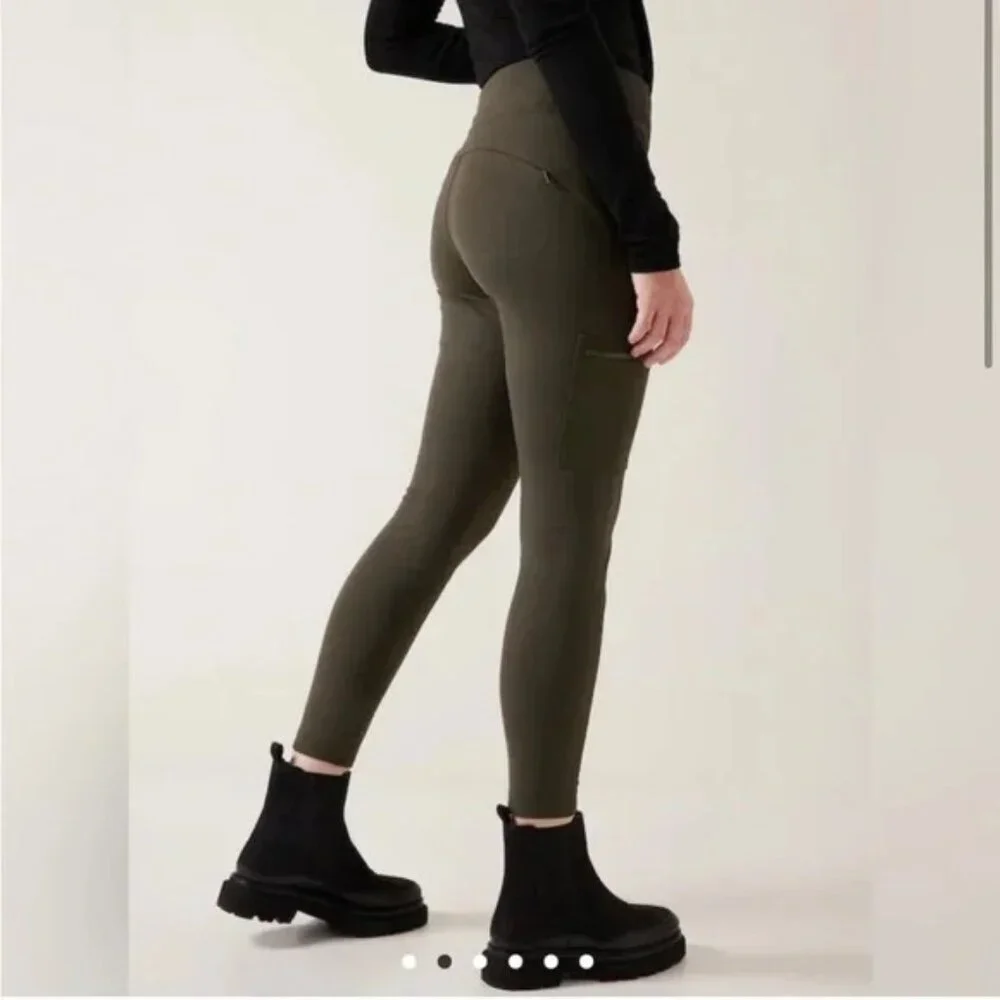 Athleta Headlands Hybrid Cargo II Tight size 26 Peat